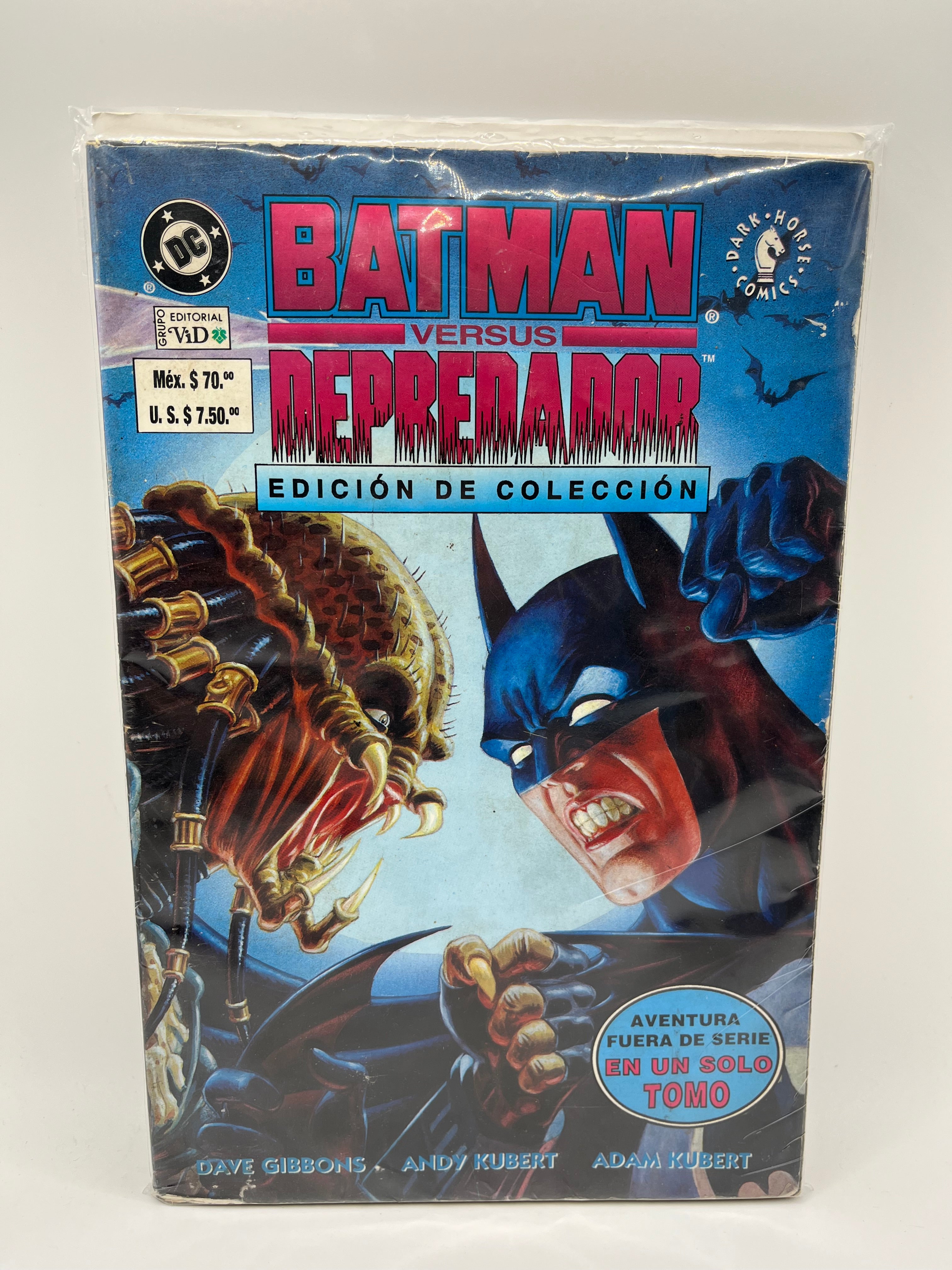 Batman Versus Depredador Edición de Colección DC Cómics Dark Horse Editorial ViD Español