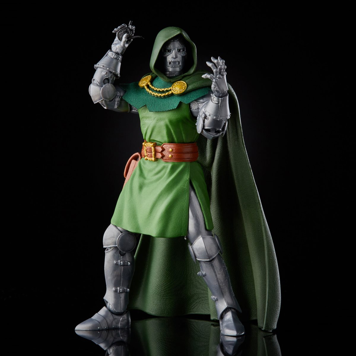 PREVENTA Marvel Legends Fantastic Four Retro Collection Doctor Doom Hasbro (Primer pago/anticipo)