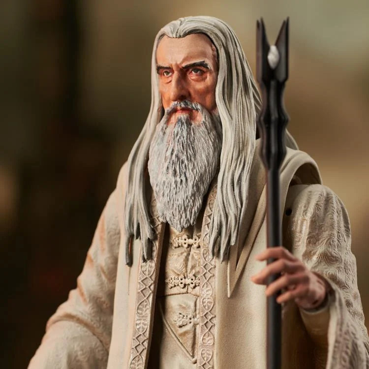 The Lord Of The Rings: Saruman Deluxe Diamond Select Toys