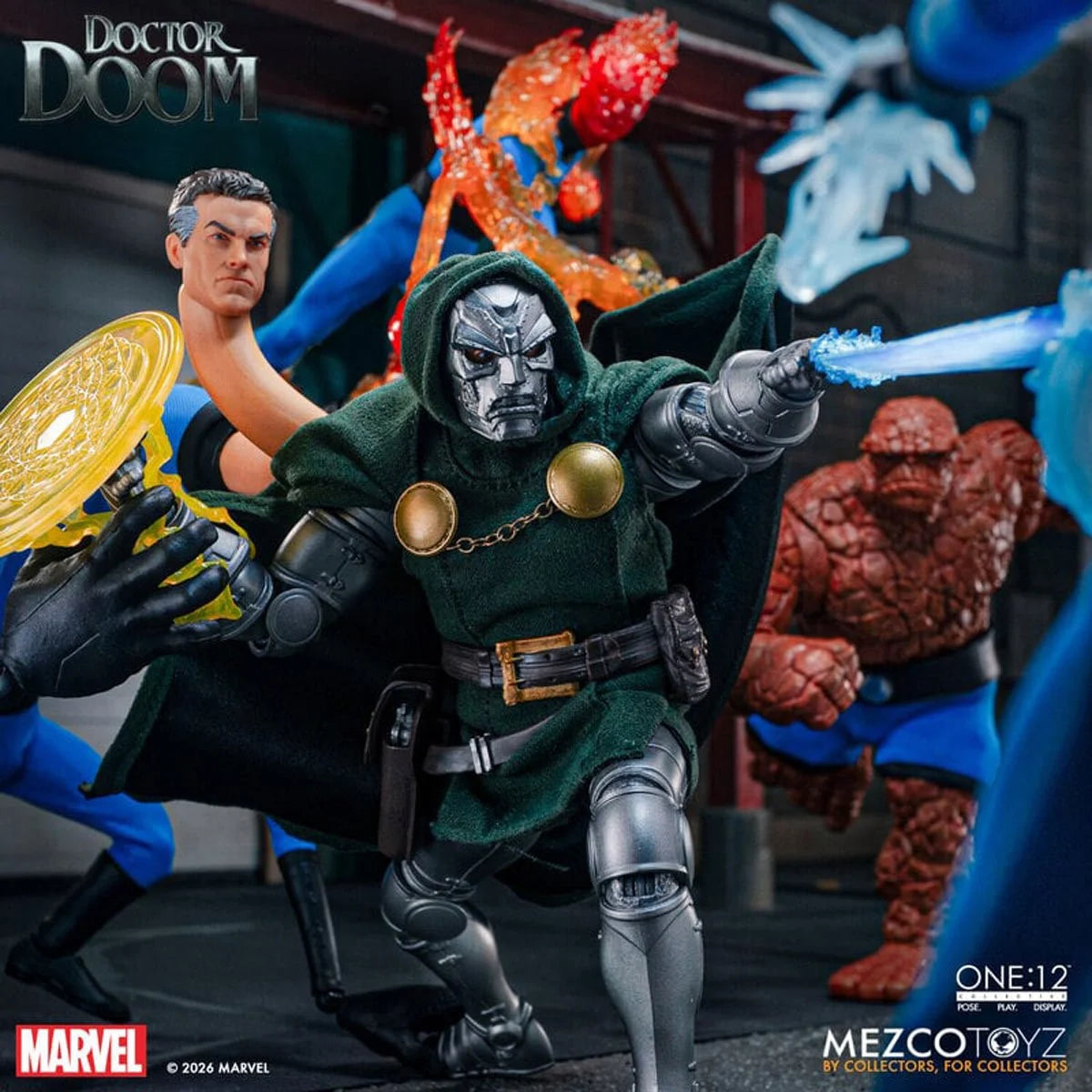 PREVENTA Doctor Doom One:12 Collectible Doctor Doom Mezco Toyz (Primer pago/anticipo)