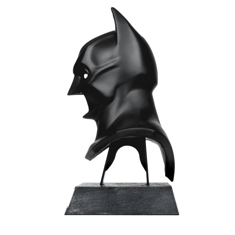 PREVENTA DC Direct Batman Begins Batman Cowl 1/3 Scale Replica McFarlane (Primer pago/anticipo)