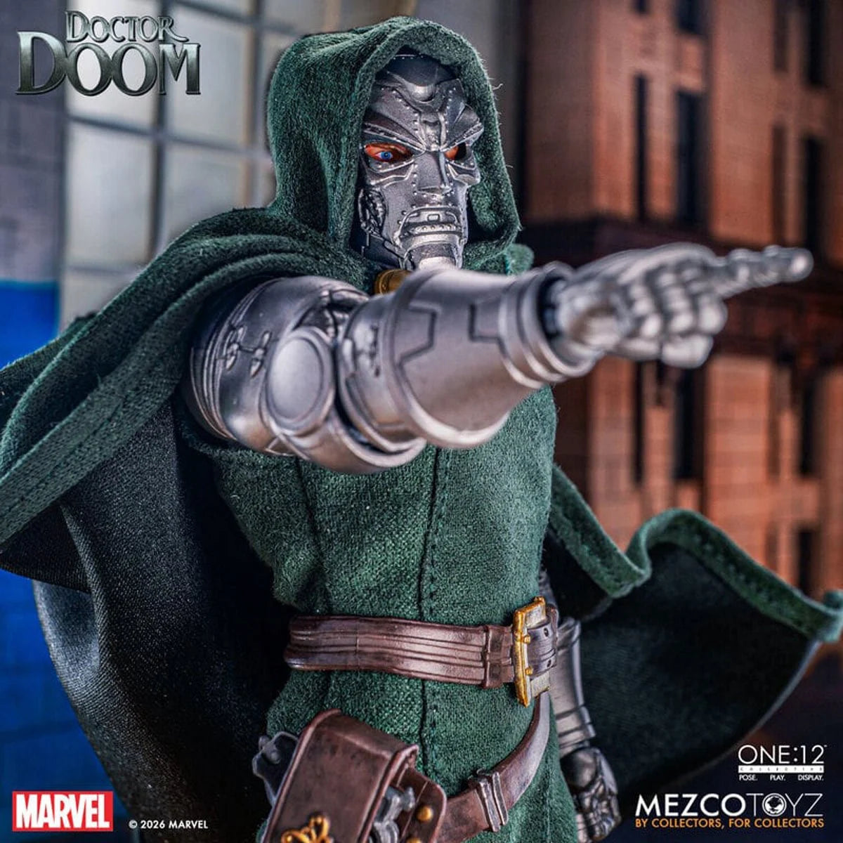 PREVENTA Doctor Doom One:12 Collectible Doctor Doom Mezco Toyz (Primer pago/anticipo)