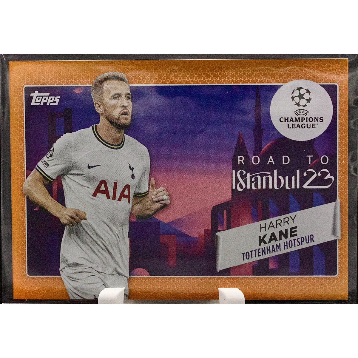 Carta Topps Chrome UCC 2022 #RF-18 Harry Kane Road to Istanbul 16/25